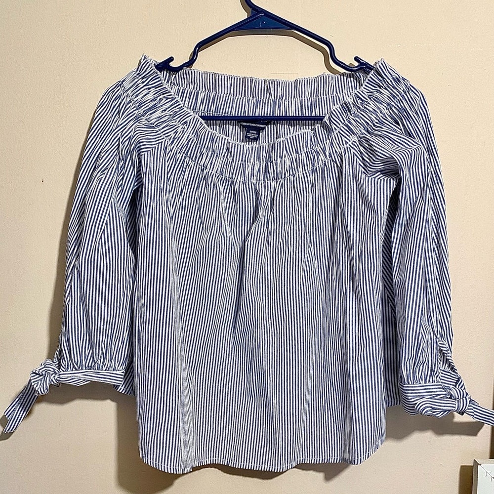 American Eagle off the shoulder shirt